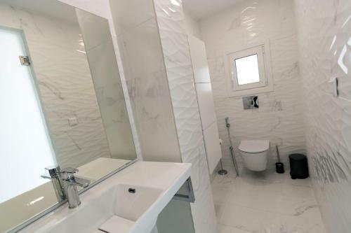 Aria Apartments 100 M From The Beach