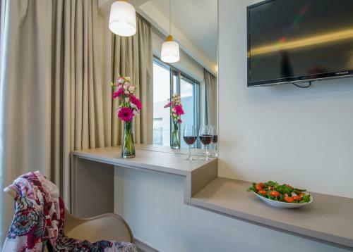 Aparthotel Incognito Creta Luxury Suites And More