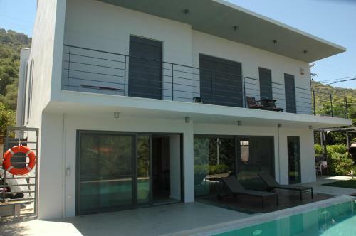 Saltyvilla With Amazing View
