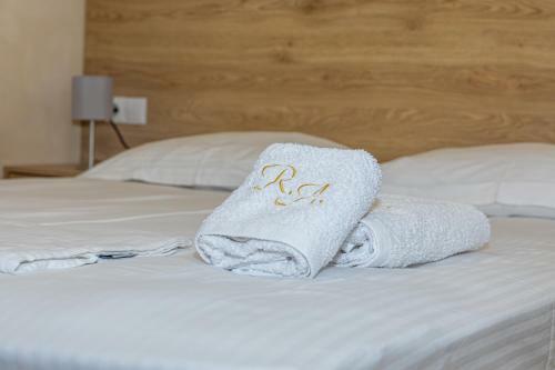 Remezzo Luxury Apartments2