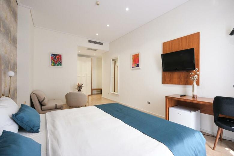 Golden City Hotel