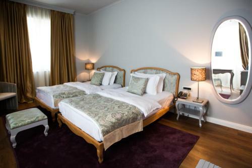 Diplomat Hy Hotel