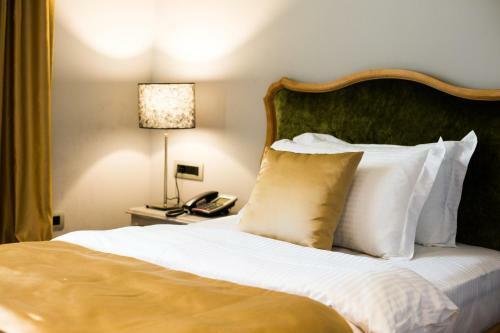 Diplomat Hy Hotel