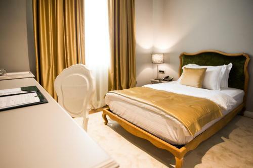 Diplomat Hy Hotel