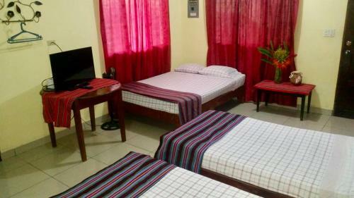 Hotel & Hostal Yaxkin Copan
