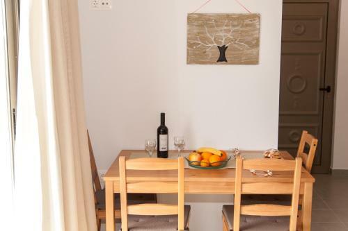 Efrilias Studios & Apartments