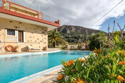 Pericles Beach Villa