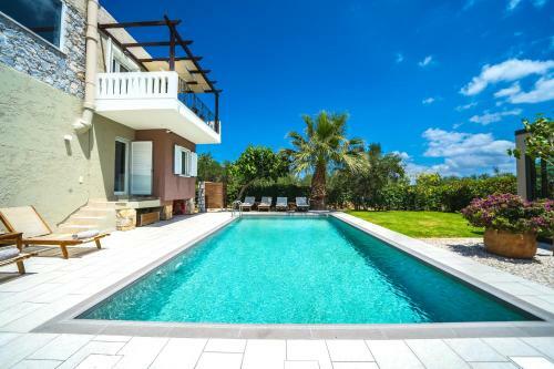 Petronila Luxury Villa