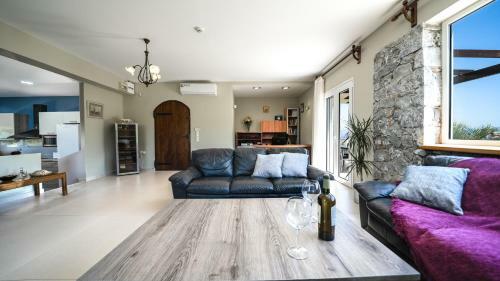Petronila Luxury Villa