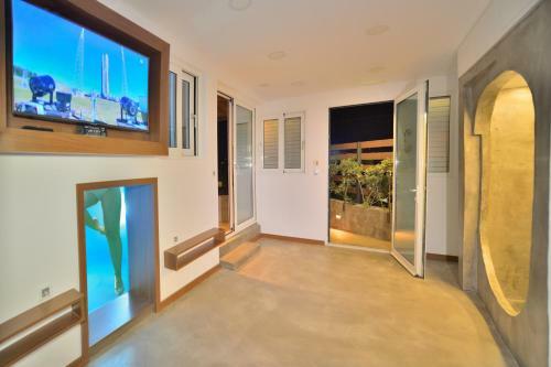 Villa Cave Luxury House