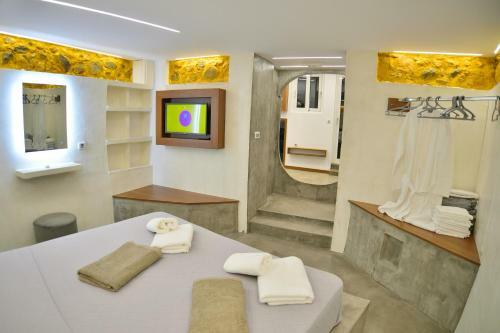Villa Cave Luxury House