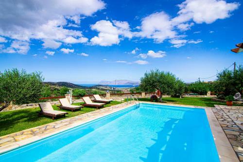 Traditional Private Villa With Pool