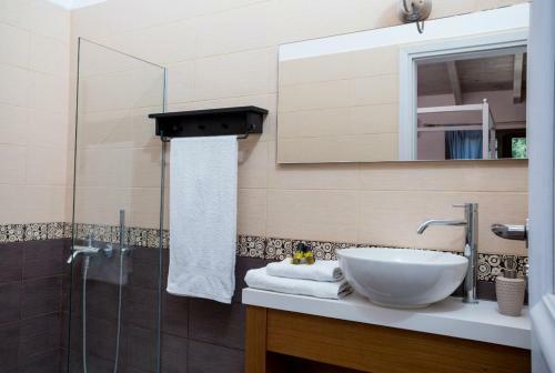 Rose & Edem Stone Villas