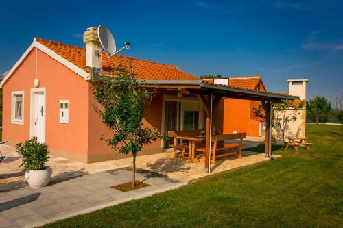 Vacation House Radosic