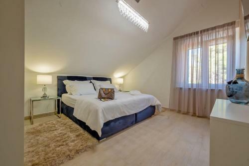 Luxury Villa Castello Di Pietra With Private Pool