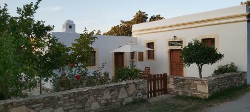 Villa Traditional House In Asfendiou
