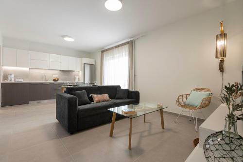 Sea And City Luxurious Apartment
