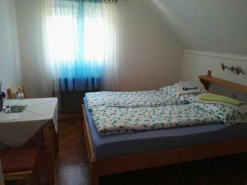 Hostal Rooms With A Parking Space Rastovaca, Plitvice - 18022