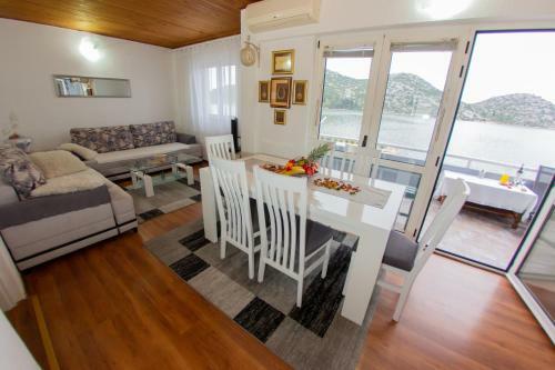 Apartmani Sunset Rogotin