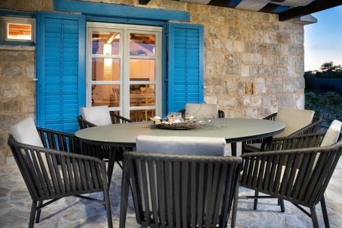 Stonehouse Milan