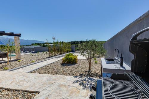 Stonehouse Milan