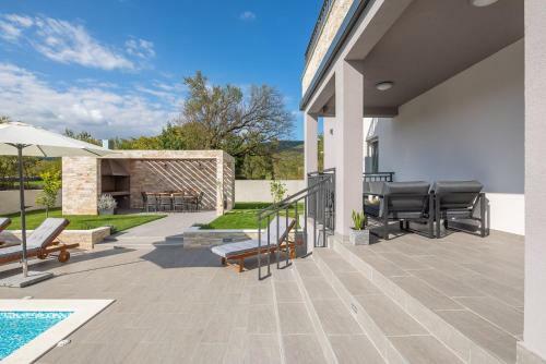 Villa Dali - Luxury Holiday House In Relaxing Area