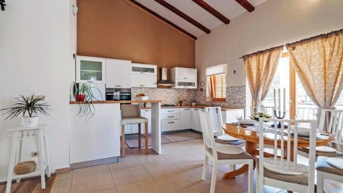 New! Holiday Home Tina With Pool