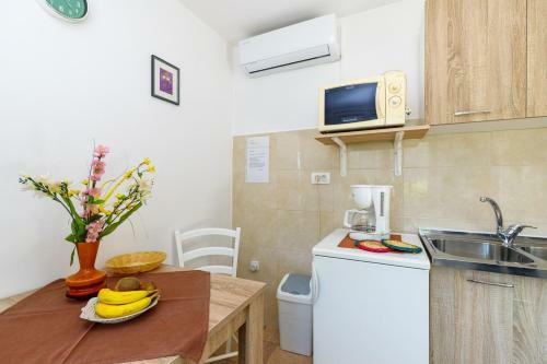 Hostal Apartments Vivijana