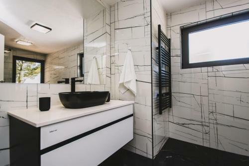 Luxury Villa Pearl With Beautiful Seaview Pool&gym