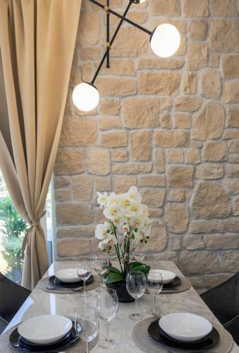Teona Luxury Apartment With Jacuzzi And Terrace Sea View