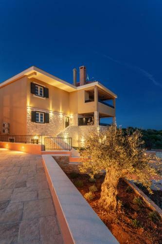 Teona Luxury Apartment With Jacuzzi And Terrace Sea View