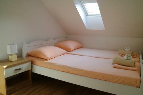 Studio Apartments & Rooms Lela