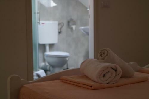 Studio Apartments & Rooms Lela