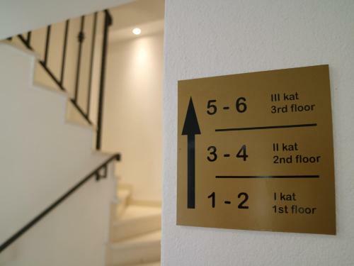 Studio Apartments & Rooms Lela
