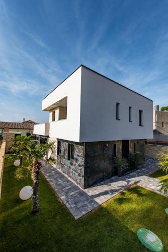 Villa Ela