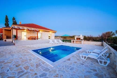 Poolincluded - Villa Privlaka