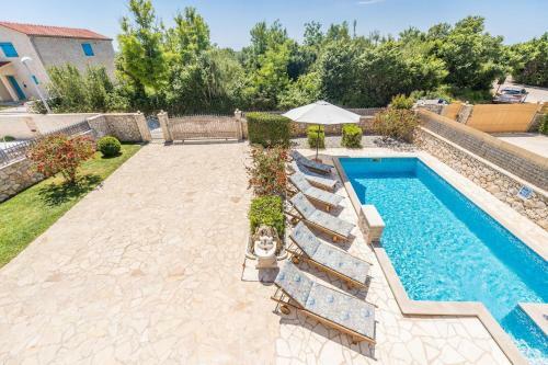 Villa Karin With Heated Pool