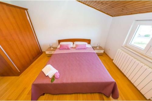 Simoni Apartment House With Pool