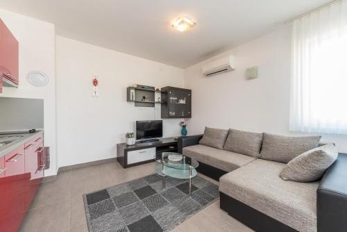 Apartments By The Sea Privlaka, Zadar - 18573