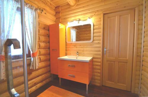 Chalet Mit 7.000 M2 Land Und Wundersch�ne Aussicht