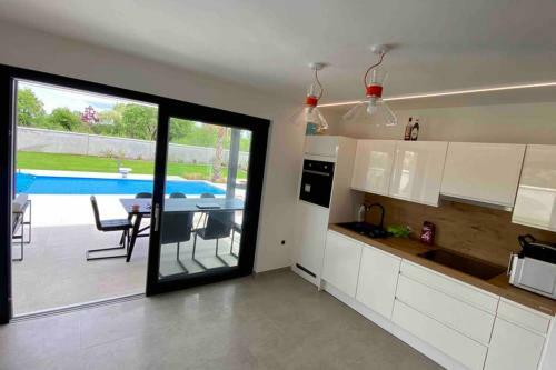 Villa Eni Medulin Sisan Heated Pool