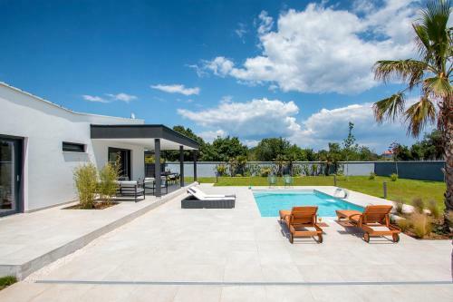 Villa Eni Medulin Sisan Heated Pool
