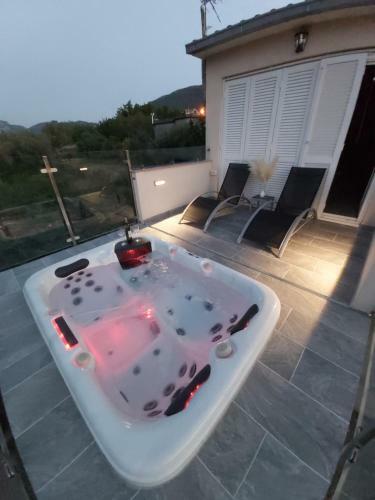 Summer House Nika With Jacuzzi