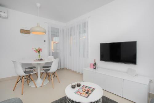 Apartment Luni
