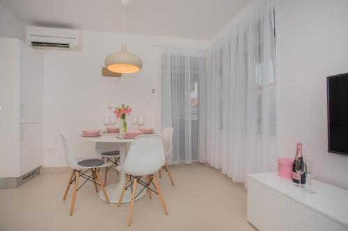 Apartment Luni