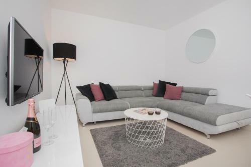 Apartment Luni