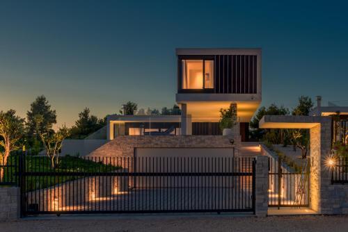 Luxury Villa Sunray 1
