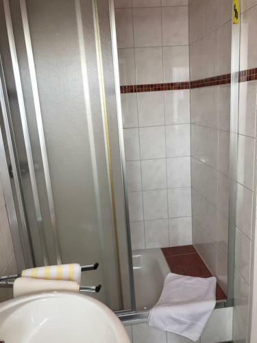 Hostal Wein Und G�stehaus H�ls
