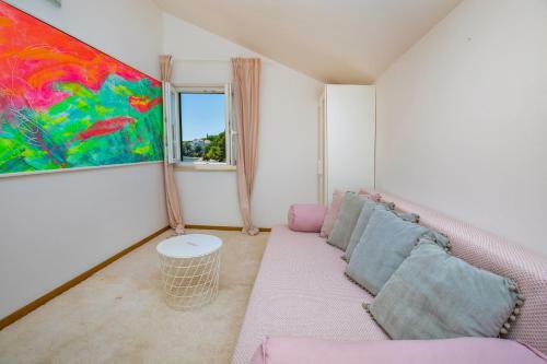 Sea View Apartments & Rooms
