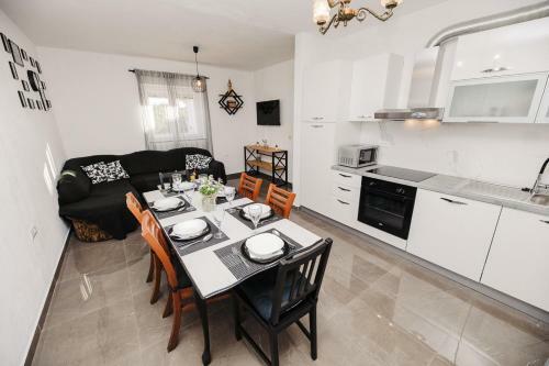 Poolincluded - Holiday Home Sopot
